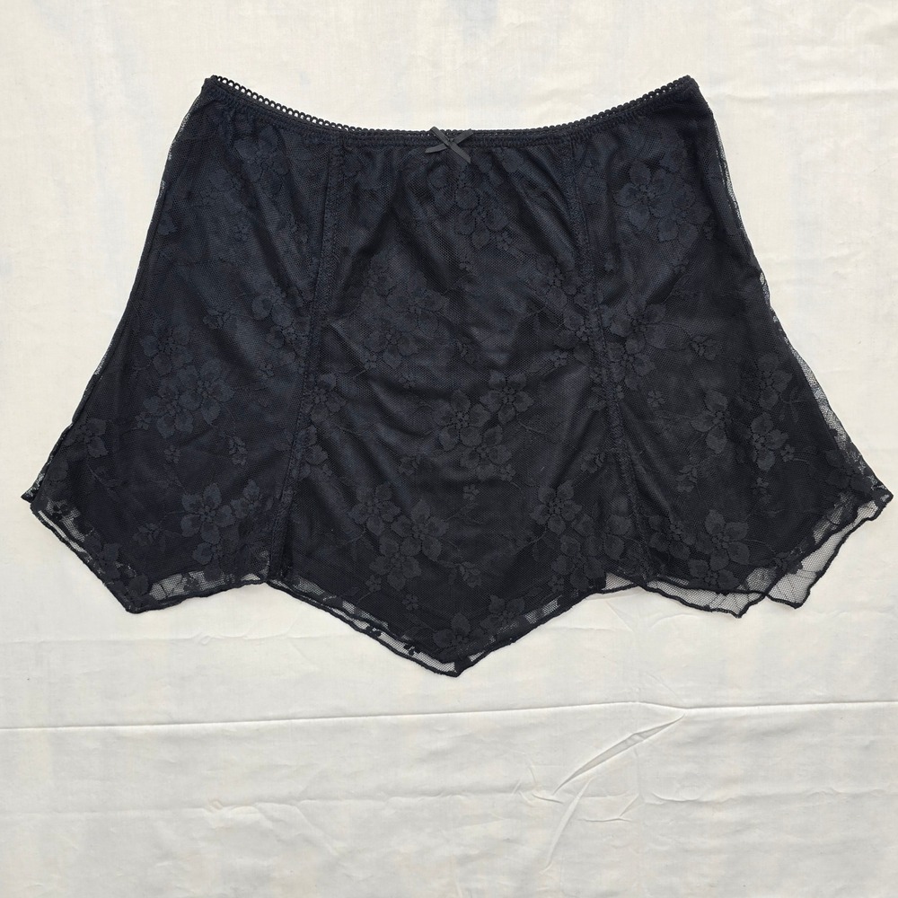 Urban Outfitters Black Floral Lace Handkerchief Hem Mini Skirt Y2K Goth Grunge